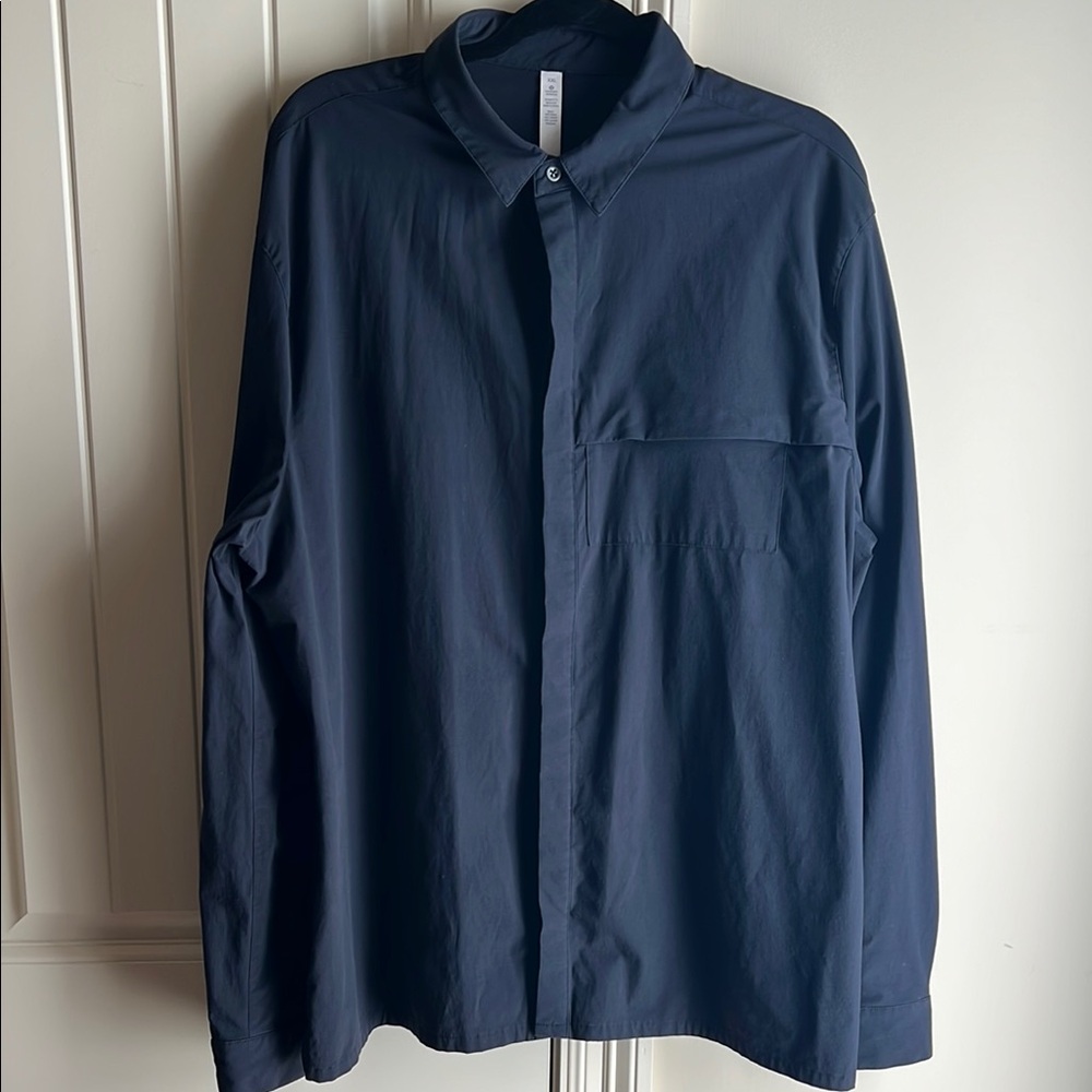 Lululemon stretch material long sleeve shirt